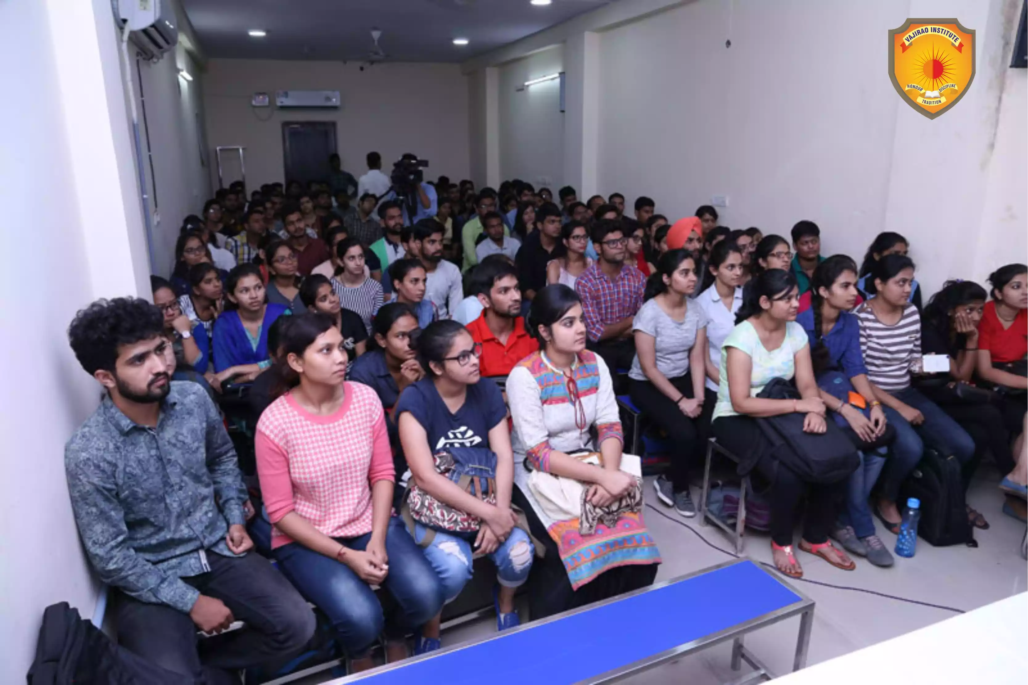Classroom and student interaction photograph 6